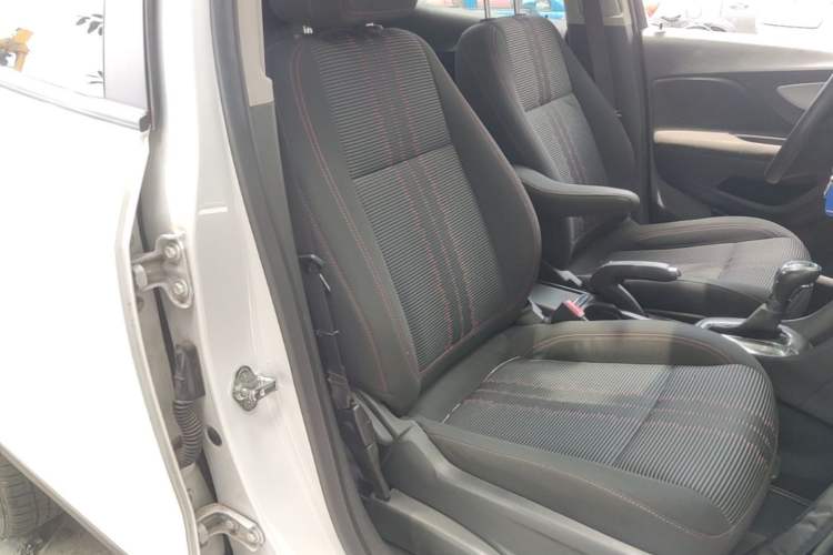 Used Buick Encore 2015 1.4T Automatic Two-Wheel Drive Urban Elite Version Right Front Seat