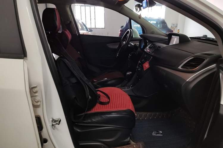 Used Buick Encore 2015 1.4T Automatic Two-Wheel Drive Urban Elite Version Right Front Seat
