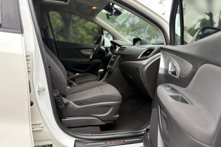 Used Buick Encore 2015 1.4T Automatic Two-Wheel Drive Urban Elite Version Right Front Seat