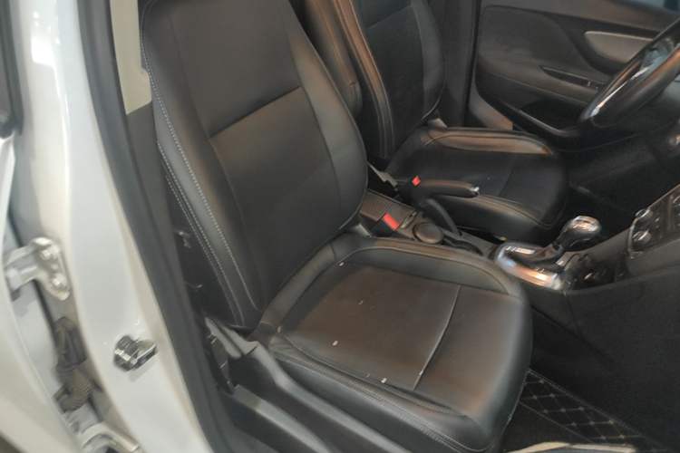 Used Buick Encore 2015 1.4T Automatic Two-Wheel Drive Urban Elite Version Right Front Seat