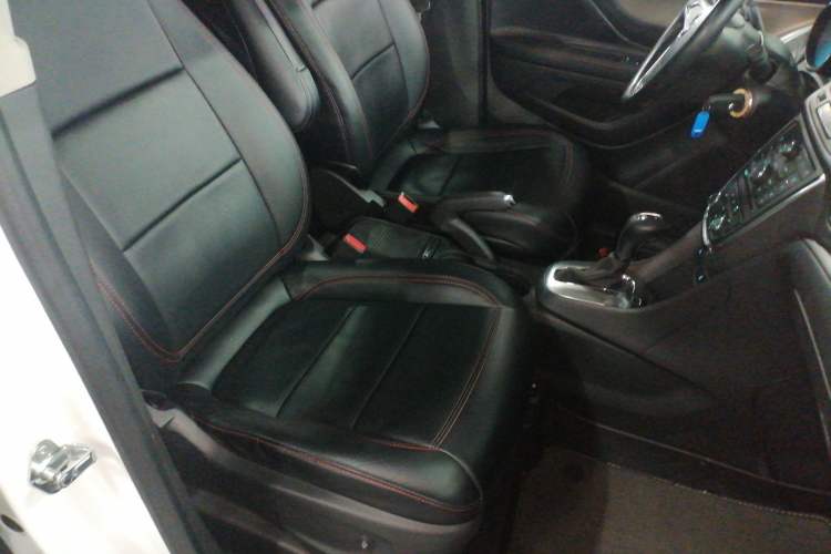 Used Buick Encore 2015 1.4T Automatic Two-Wheel Drive Urban Elite Version Right Front Seat