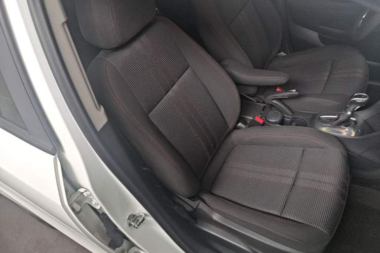 Used Buick Encore 2015 1.4T Automatic Two-Wheel Drive Urban Elite Version Right Front Seat