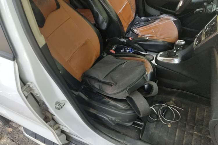 Used Buick Encore 2015 1.4T Automatic Two-Wheel Drive Urban Elite Version Right Front Seat