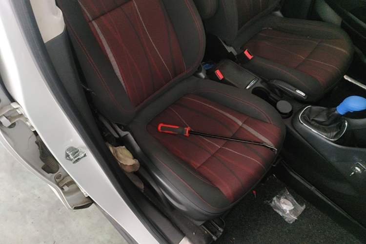 Used Buick Encore 2015 1.4T Manual Two-Wheel Drive Urban Advanced Model Right Front Seat