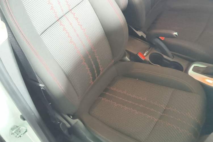 Used Buick Encore 2015 1.4T Automatic Two-Wheel Drive Urban Elite Version Right Front Seat