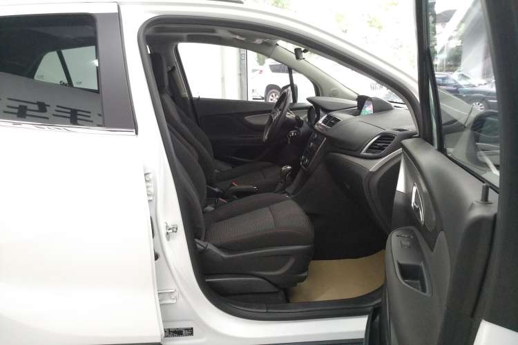 Used Buick Encore 2015 1.4T Automatic Two-Wheel Drive Urban Elite Version Right Front Seat