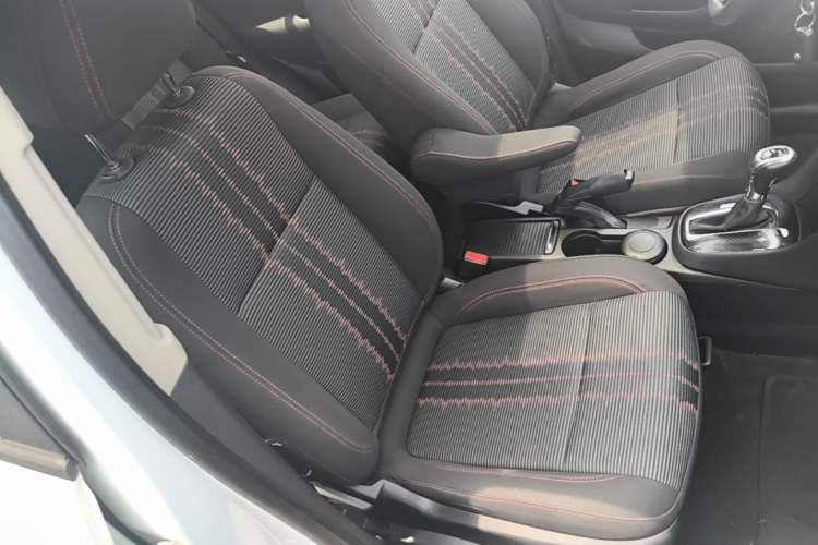 Used Buick Encore 2015 1.4T Automatic Two-Wheel Drive Urban Elite Version Right Front Seat