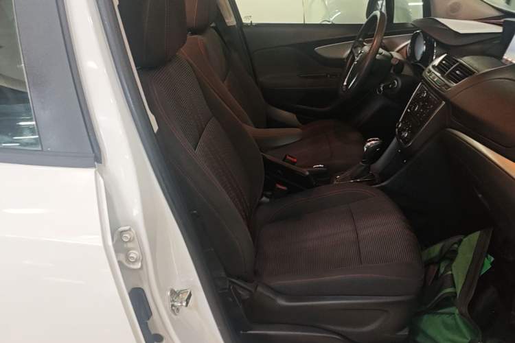 Used Buick Encore 2015 1.4T Automatic Two-Wheel Drive Urban Elite Version Right Front Seat