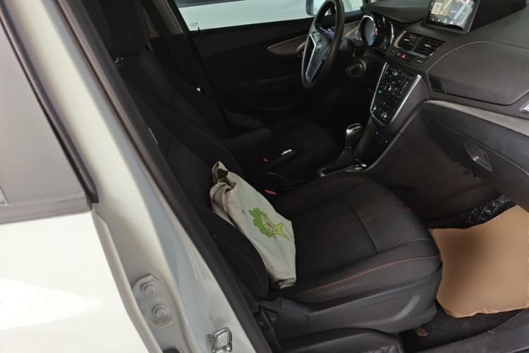 Used Buick Encore 2015 1.4T Automatic Two-Wheel Drive Urban Elite Version Right Front Seat