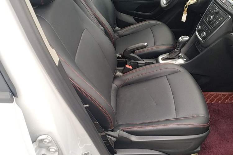 Used Buick Encore 2015 1.4T Automatic Two-Wheel Drive Urban Elite Version Right Front Seat