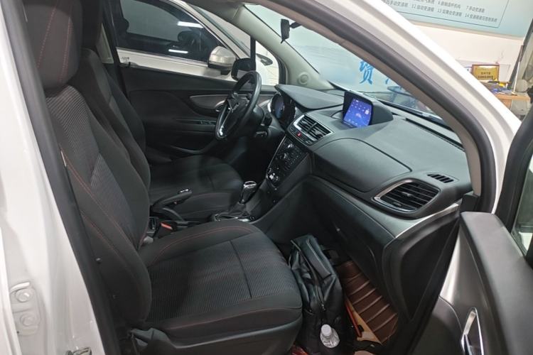 Used Buick Encore 2015 1.4T Automatic Two-Wheel Drive Urban Elite Version Right Front Seat