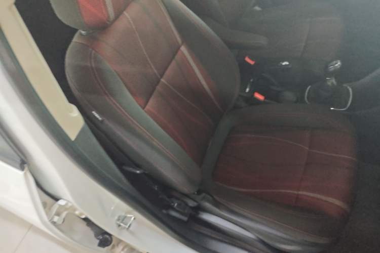 Used Buick Encore 2015 1.4T Manual Two-Wheel Drive Urban Advanced Model Right Front Seat