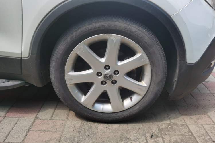 Used Buick Encore 2015 1.4T Automatic Two-Wheel Drive Urban Leading Model Right Front Wheel Hub