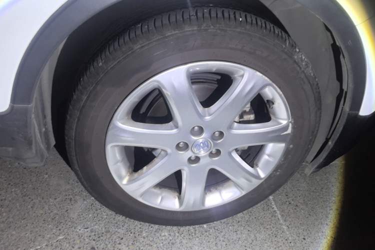 Used Buick Encore 2015 1.4T Automatic Two-Wheel Drive Urban Elite Version Right Front Wheel Hub