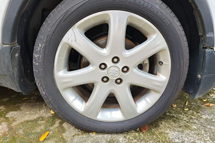 Used Buick Encore 2015 1.4T Automatic Two-Wheel Drive Urban Elite Version Right Front Wheel Hub
