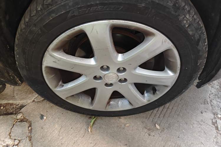 Used Buick Encore 2015 1.4T Automatic Two-Wheel Drive Urban Elite Version Right Front Wheel Hub