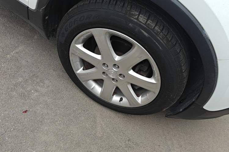 Used Buick Encore 2015 1.4T Automatic Two-Wheel Drive Urban Leading Model Right Front Wheel Hub