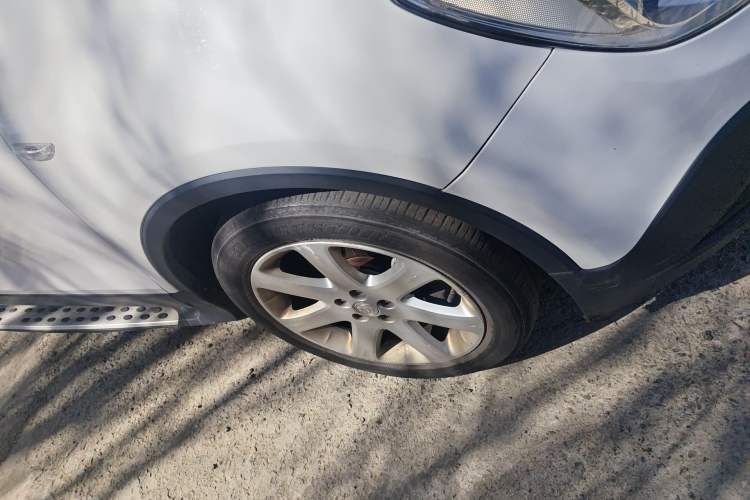 Used Buick Encore 2015 1.4T Automatic Two-Wheel Drive Urban Elite Version Right Front Wheel Hub