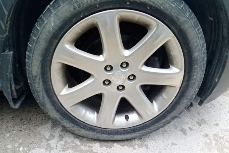 Used Buick Encore 2015 1.4T Automatic Two-Wheel Drive Urban Elite Version Right Front Wheel Hub