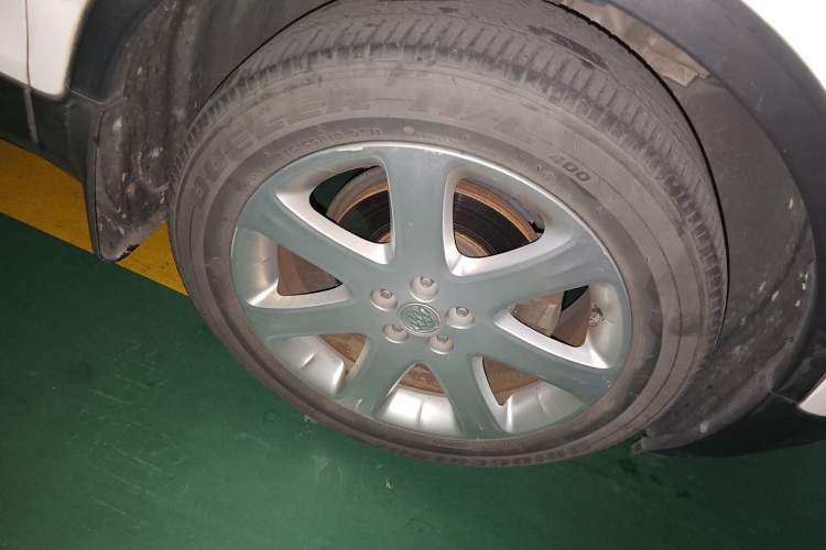 Used Buick Encore 2015 1.4T Automatic Two-Wheel Drive Urban Elite Version Right Front Wheel Hub