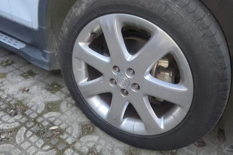Used Buick Encore 2015 1.4T Automatic Two-Wheel Drive Urban Elite Version Right Front Wheel Hub