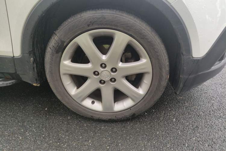 Used Buick Encore 2015 1.4T Manual Two-Wheel Drive Urban Advanced Model Right Front Wheel Hub