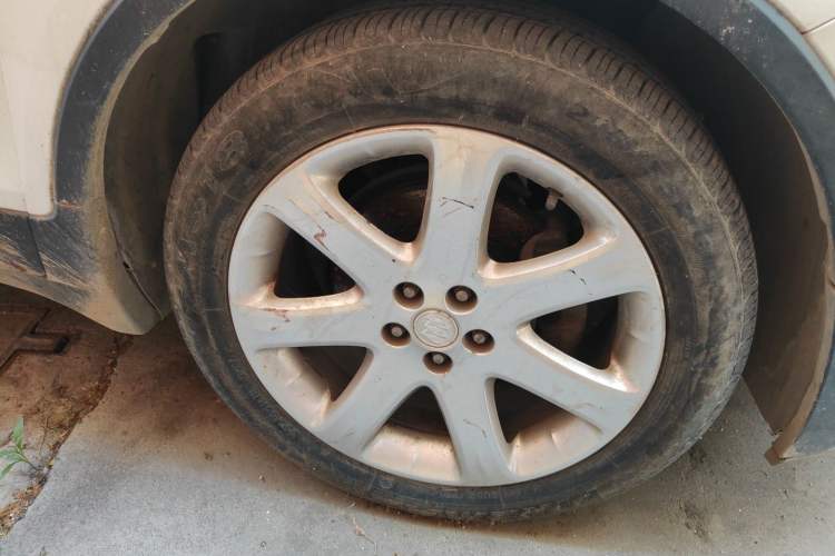 Used Buick Encore 2015 1.4T Automatic Two-Wheel Drive Urban Elite Version Right Front Wheel Hub
