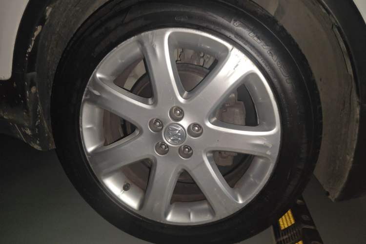 Used Buick Encore 2015 1.4T Automatic Two-Wheel Drive Urban Elite Version Right Front Wheel Hub
