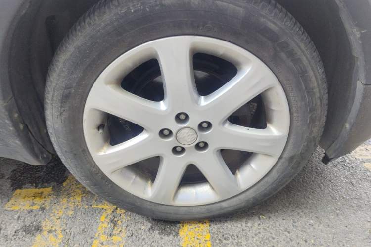 Used Buick Encore 2015 1.4T Automatic Two-Wheel Drive Urban Elite Version Right Front Wheel Hub