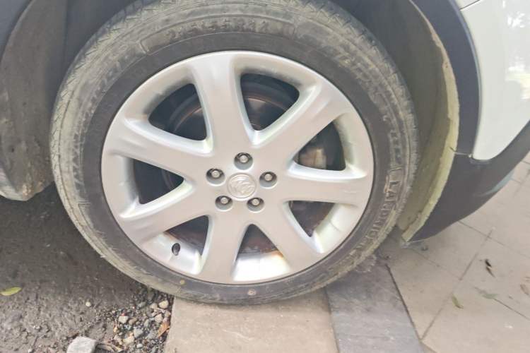 Used Buick Encore 2015 1.4T Automatic Two-Wheel Drive Urban Leading Model Right Front Wheel Hub