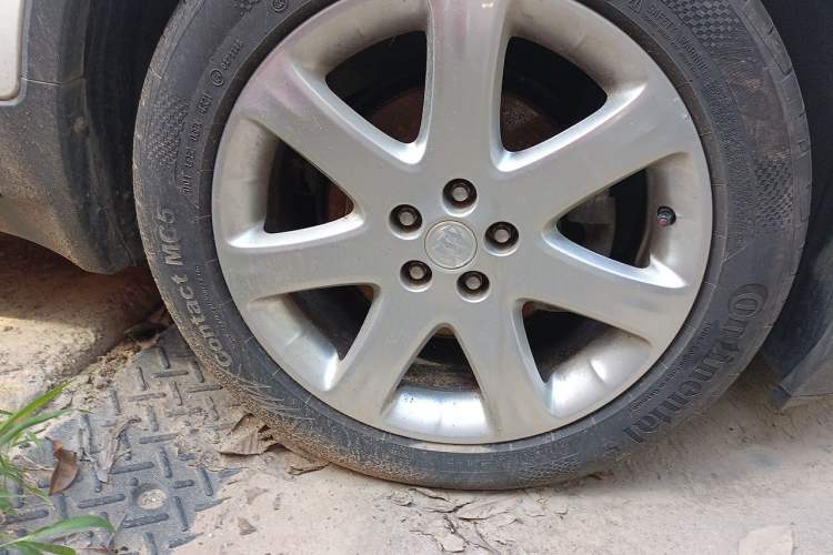 Used Buick Encore 2015 1.4T Automatic Two-Wheel Drive Urban Elite Version Right Front Wheel Hub