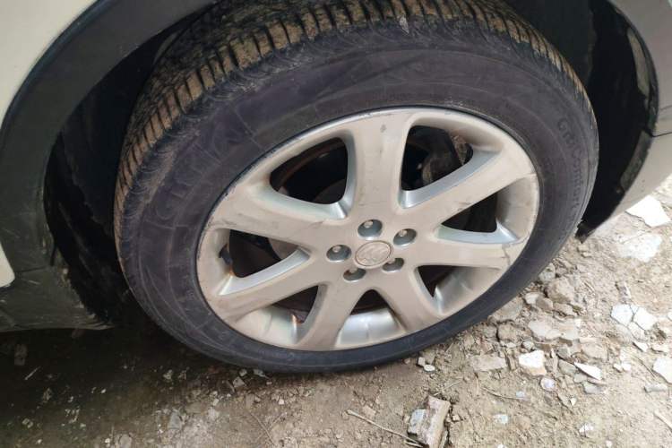 Used Buick Encore 2015 1.4T Automatic Two-Wheel Drive Urban Elite Version Right Front Wheel Hub