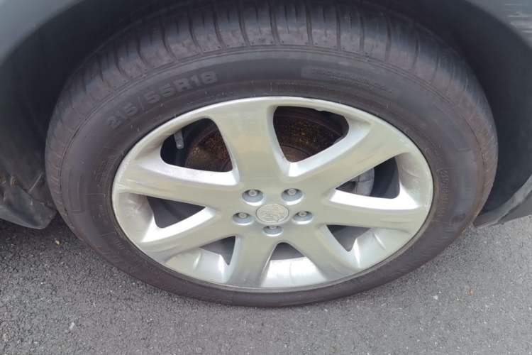Used Buick Encore 2015 1.4T Automatic Two-Wheel Drive Urban Elite Version Right Front Wheel Hub