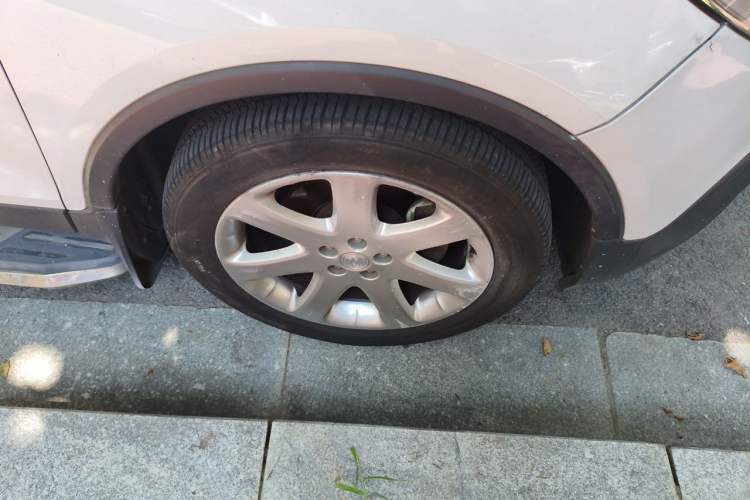 Used Buick Encore 2015 1.4T Automatic Two-Wheel Drive Urban Elite Version Right Front Wheel Hub