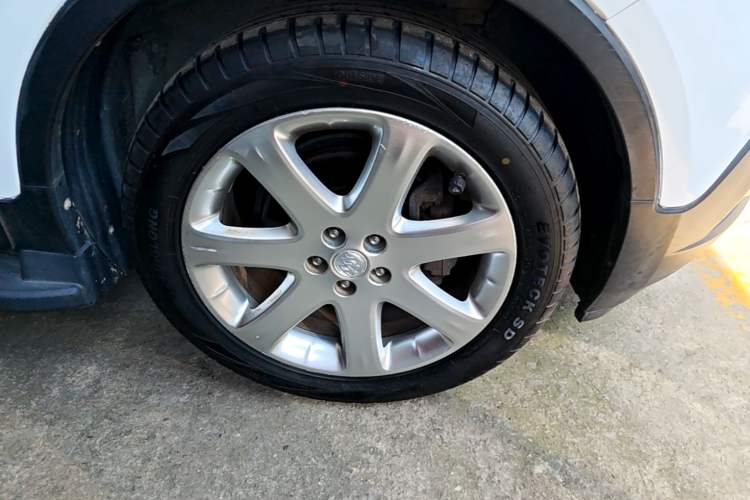 Used Buick Encore 2015 1.4T Automatic Two-Wheel Drive Urban Elite Version Right Front Wheel Hub