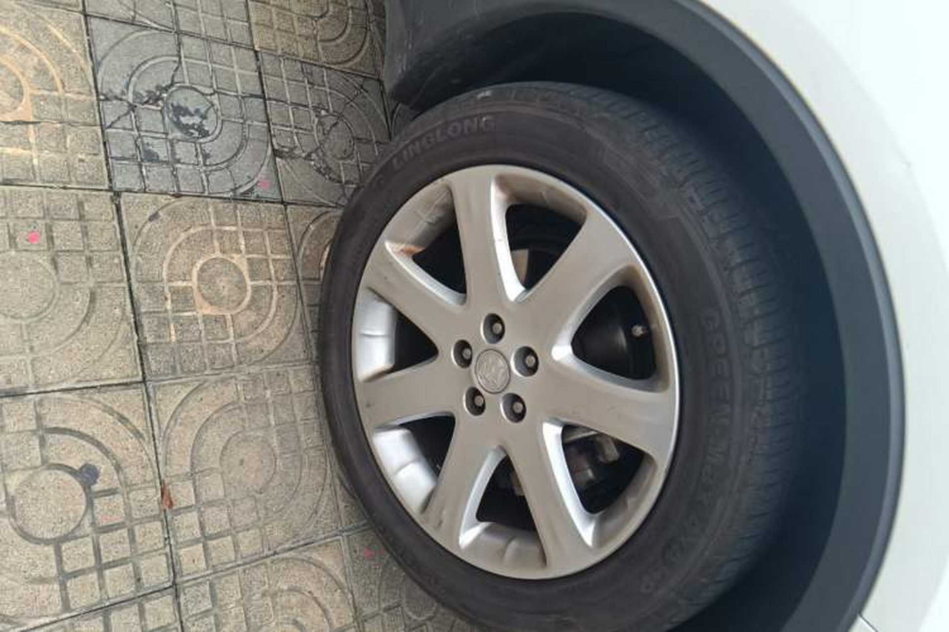 Used Buick Encore 2015 1.4T Automatic Two-Wheel Drive Urban Leading Model Right Front Wheel Hub