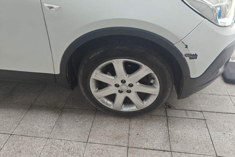 Used Buick Encore 2015 1.4T Automatic Two-Wheel Drive Urban Leading Model Right Front Wheel Hub