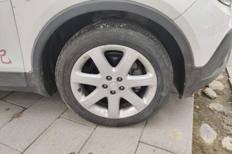 Used Buick Encore 2015 1.4T Manual Two-Wheel Drive Urban Advanced Model Right Front Wheel Hub
