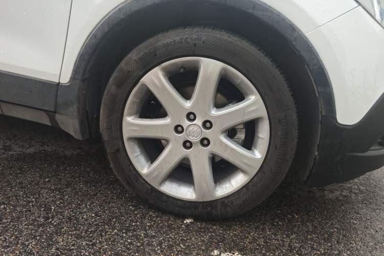 Used Buick Encore 2015 1.4T Automatic Two-Wheel Drive Urban Leading Model Right Front Wheel Hub
