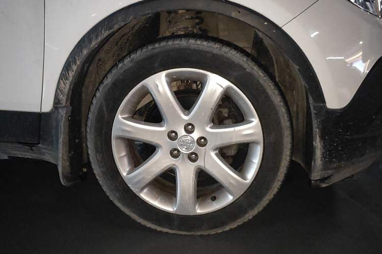 Used Buick Encore 2015 1.4T Manual Two-Wheel Drive Urban Advanced Model Right Front Wheel Hub