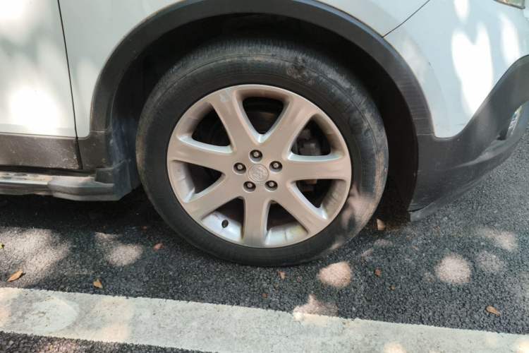 Used Buick Encore 2015 1.4T Automatic Two-Wheel Drive Urban Elite Version Right Front Wheel Hub