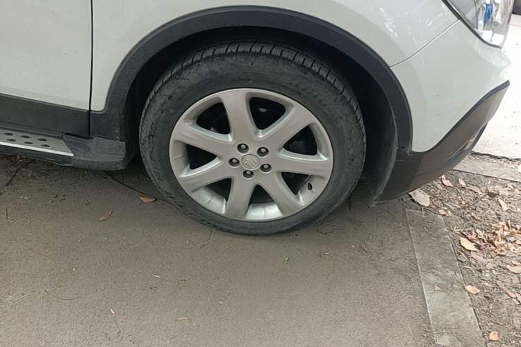 Used Buick Encore 2015 1.4T Manual Two-Wheel Drive Urban Advanced Model Right Front Wheel Hub