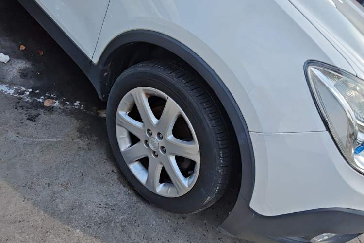 Used Buick Encore 2015 1.4T Manual Two-Wheel Drive Urban Advanced Model Right Front Wheel Hub