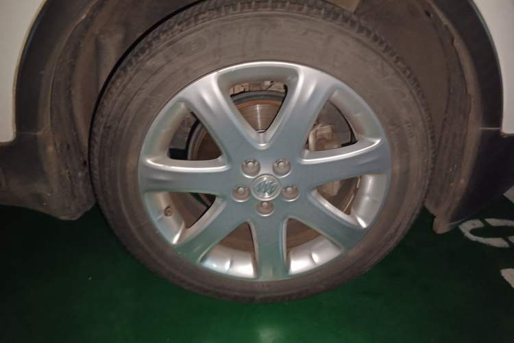 Used Buick Encore 2015 1.4T Manual Two-Wheel Drive Urban Advanced Model Right Front Wheel Hub