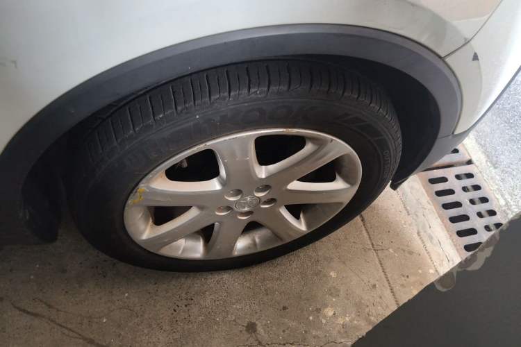 Used Buick Encore 2015 1.4T Automatic Two-Wheel Drive Urban Elite Version Right Front Wheel Hub