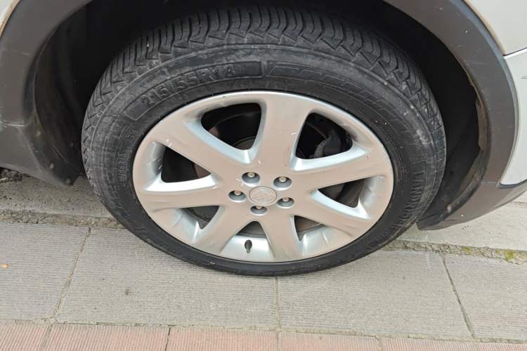 Used Buick Encore 2015 1.4T Automatic Two-Wheel Drive Urban Elite Version Right Front Wheel Hub