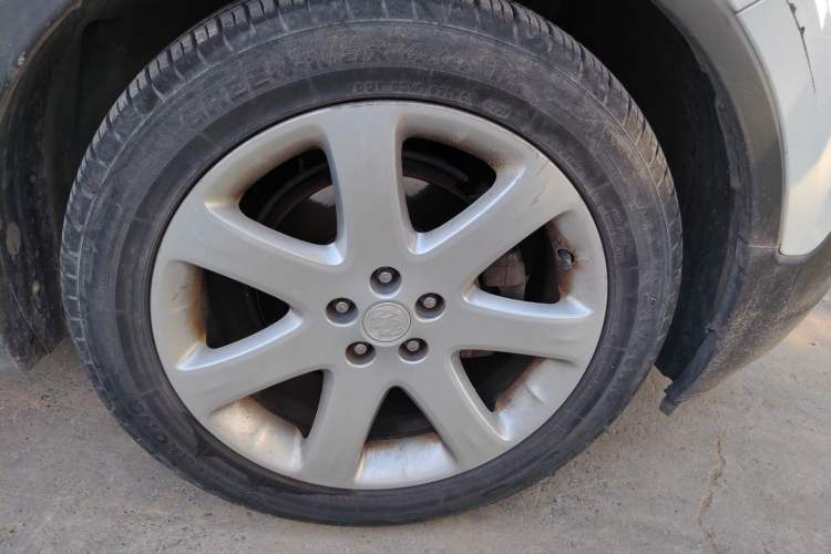 Used Buick Encore 2015 1.4T Automatic Two-Wheel Drive Urban Elite Version Right Front Wheel Hub