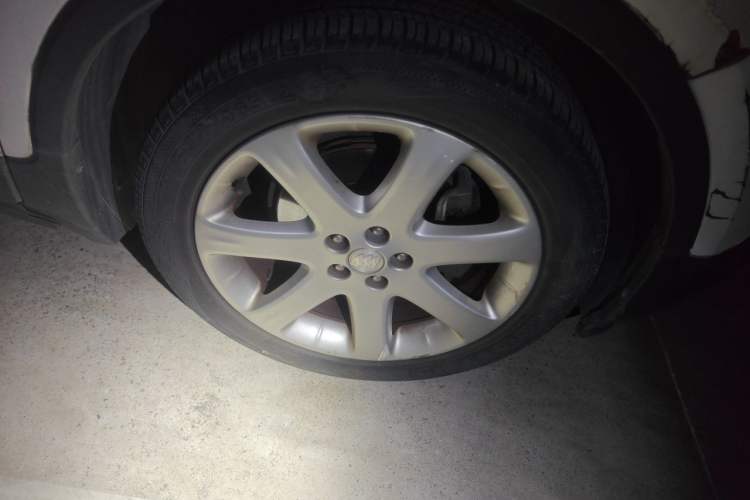 Used Buick Encore 2015 1.4T Automatic Two-Wheel Drive Urban Leading Model Right Front Wheel Hub
