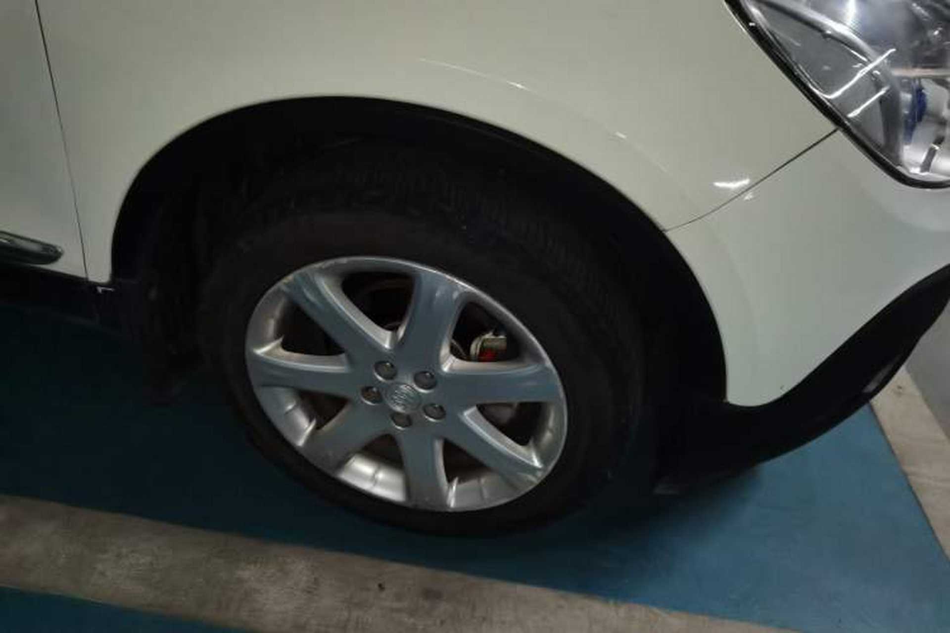 Used Buick Encore 2015 1.4T Automatic Two-Wheel Drive Urban Leading Model Right Front Wheel Hub