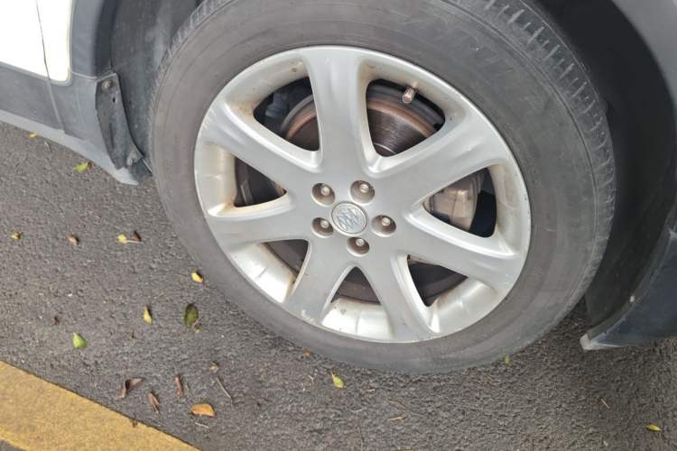 Used Buick Encore 2015 1.4T Automatic Two-Wheel Drive Urban Elite Version Right Front Wheel Hub